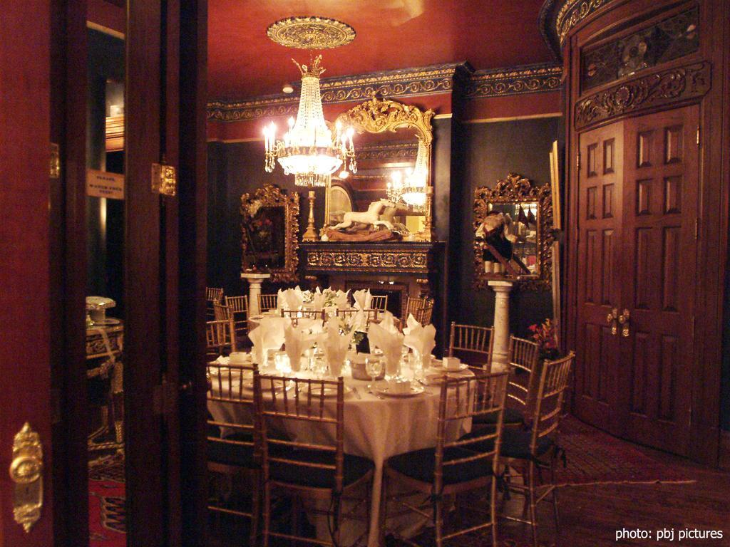 Отель The Mansion On O Street Вашингтон Экстерьер фото